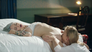 Tini csajok megkívánták egymás testét