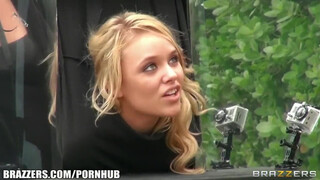 Brazzers - Alexis idegenek szólít le az utcán