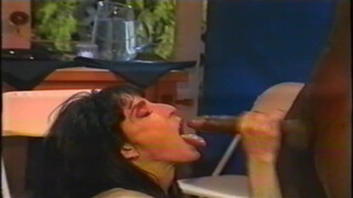 Ki mit dug - Magyar szinkronos retro pornófilm