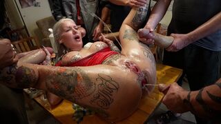 Barátnőjét megosztja az unokatestvéreivel – Monster Cock Gang (4. rész)