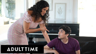 Csintalan mostohaanya leckét ad a kíváncsi mostohafiúnak