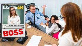 Banki vezetőnő reszketve adja át magát beosztottja vonzerejének