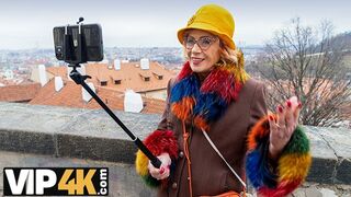 Alvászavarokra tüzes szeretkezés egy szexi szőke milffel