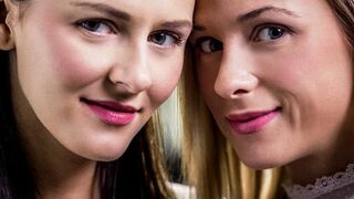 Kísérts meg, hölgyeim! - Cristal Caitlin és Kira Zen csábító játéka