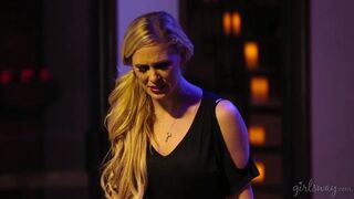 Cherie Deville és Mercedes Carrera szenvedélyes leszbikus vágyjátéka