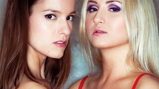 Cayla Lions és Silvie Luca forró leszbikus szopása