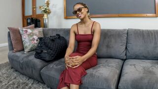 Amatőr keni csajszi megvadul, amikor meglátja hatalmas, merev szerszámomat