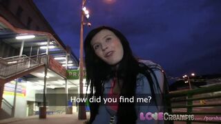 Lucianna Karel cseh tini merész autós szenvedélye