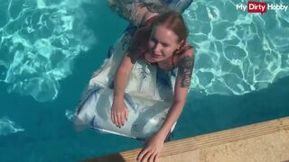 Emma Wolf, a lángoló szépség, aki a medencében vadul szerelmeskedik