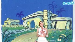 Aranyos tini Wilma Flintstone cosplayben élvezi magát és nyel mélyre a hatalmas farkát