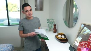 Legjobb barátnők Liz Jordan és Maya Woulfe rábeszélik a mostohatestvért a forró, kizárólagos hármasra