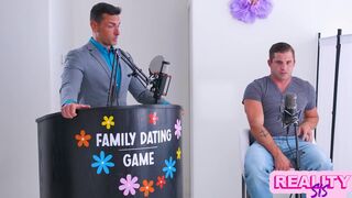 Chanel Camryn őrült vágyságú szőke bombázó nyeri meg a randit, és mostohabátyja kemény farkával vad orgia veszi kezdetét