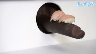 Teljesítsd vágyaidat: Nagy mellű leszbikus milf-ek vad sushi glory hole játéka óriás feketékkel és édes ázsiai tinikkel