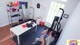 Kylie Rocket önbizalom-löketért sóvárog, amit Bruce Venture óriási farka adhat meg neki - 2. évad 3. rész