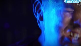 Kis MILF Figyeli Barátja Farkasemberré Változását és BBC-jével Kell Visszaváltoztatnia - Halloween