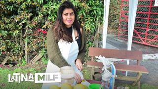 Carmen Lara éhes milf puncija kap intenzív mély baszást forró videón és vad dugás közben