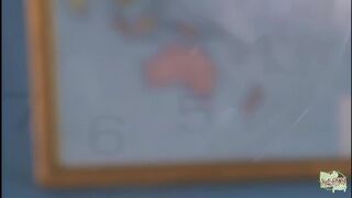 Csábító barna szépség csábítja professzorát, majd vágyakozva tárja szét ázsiai punciját a kemény farkára