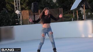 Jessie Wylde lenyomozza a nyilvános szopás művészetét