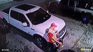 A bokor szélén álló szőke tini csaj vadul el van baszva a mentős srác által