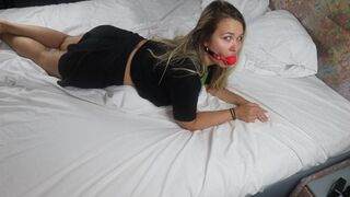 Pénz vagy popsi? Ez a tinilány popcsival törleszt, és kap egy forró beleélvezést