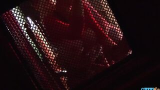 Csintalan szőke tini szopás után hágja meg a papot