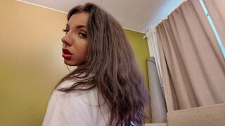 Behatolok a 18 éves mostohahúgom szűk, vágyakozó puncijába