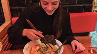 Drága, ez lesz a desszertem neked! - utcai vad dugás