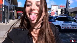 Találkoztam a régi barátnőmmel… végül nedves kalandozásra csábított a plázában