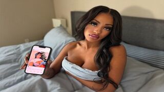 A húgom legjobb barátnője lebukott, hogy nekem rángatom, és hagyta, hogy keményen megdurrantsam