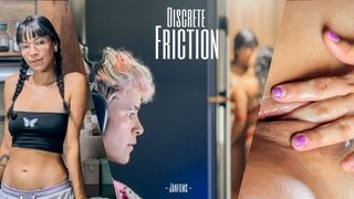 ASMR finom ujjak! Barátnők mohón falatoznak egymás testével csókokkal és hancúroznak a szorgalmas szomszéddel