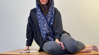 Szenvedélyes arab milf meghódítja a bankárt a vámért