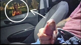 Mutattam meg a farkomat egy gyönyörű idegen lánynak a buszmegállóban, mindenki szeme láttára!
