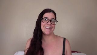 Vicki ismét durva akcióban: vad casting Miles-szal és a Desperate Amateurs fiúival
