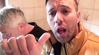 Szőke nagydarab mellekkel csúcsra járatja Titus Steel vastag rúdját a tüzes idős milf